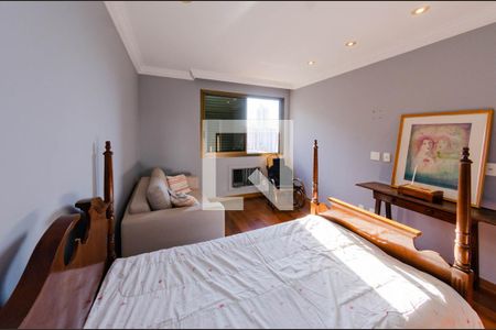 Apartamento à venda com 240m², 4 quartos e 3 vagasSuíte 1