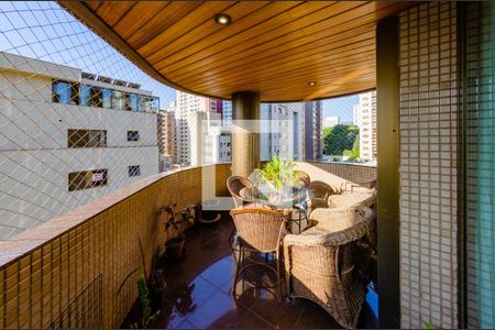 Apartamento à venda com 240m², 4 quartos e 3 vagasVaranda