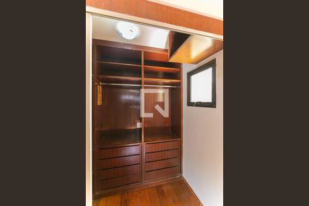 Apartamento para alugar com 86m², 3 quartos e 2 vagas Apartamento para alugar com 86m², 3 quartos e 2 vagasCloset da suíte