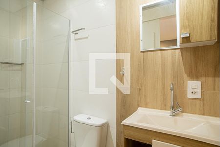 Banheiro de kitnet/studio para alugar com 1 quarto, 15m² em Bela Vista, São Paulo