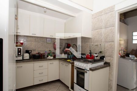 Casa à venda com 182m², 4 quartos e 3 vagas Casa à venda com 182m², 4 quartos e 3 vagasCasa 2