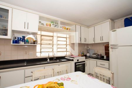 Casa à venda com 182m², 4 quartos e 3 vagas Casa à venda com 182m², 4 quartos e 3 vagasCozinha