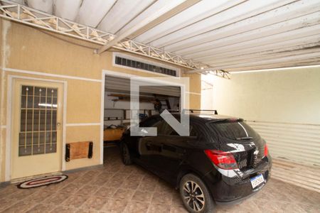 Casa à venda com 182m², 4 quartos e 3 vagas Casa à venda com 182m², 4 quartos e 3 vagasGaragem