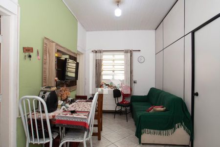 Casa à venda com 182m², 4 quartos e 3 vagas Casa à venda com 182m², 4 quartos e 3 vagasCasa 2