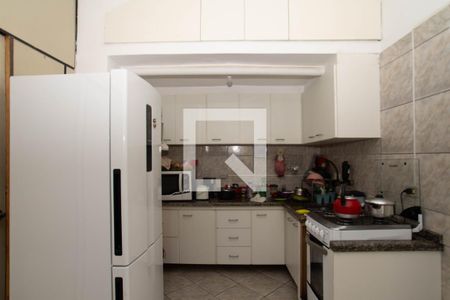 Casa à venda com 182m², 4 quartos e 3 vagas Casa à venda com 182m², 4 quartos e 3 vagasCasa 2