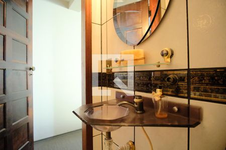 Lavabo de casa para alugar com 4 quartos, 255m² em Vila Gomes Cardim, São Paulo