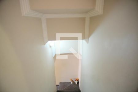 Casa para alugar com 255m², 4 quartos e 8 vagasEscada