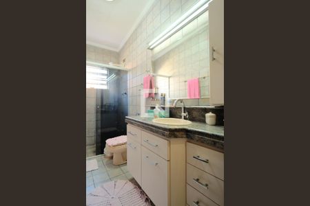 Casa para alugar com 255m², 4 quartos e 8 vagasBanheiro Social