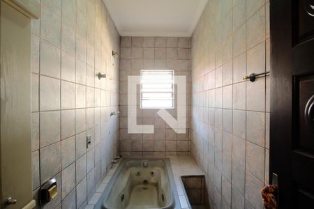 Casa para alugar com 255m², 4 quartos e 8 vagasBanheiro da Suíte 2