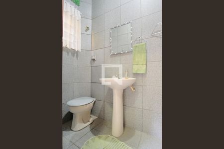 Casa para alugar com 255m², 4 quartos e 8 vagasBanheiro de serviço