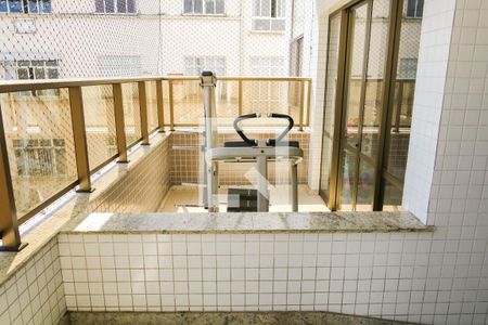 Apartamento à venda com 79m², 3 quartos e 1 vagaÁrea comum - Academia