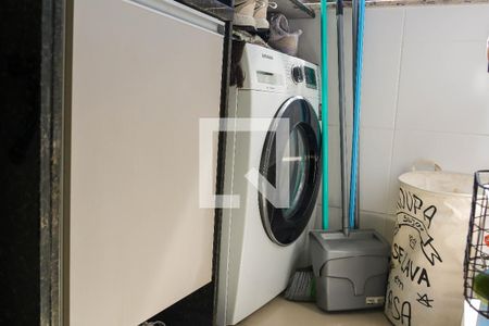 Apartamento à venda com 79m², 3 quartos e 1 vagaÁrea de Serviço