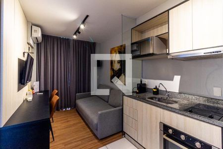 Sala - Detalhe Cortinas de apartamento para alugar com 1 quarto, 25m² em República, São Paulo