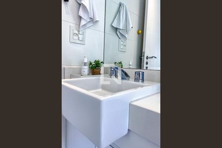 Apartamento à venda com 93m², 2 quartos e 2 vagasBanheiro da Suíte