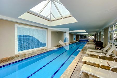 Apartamento à venda com 93m², 2 quartos e 2 vagasÁrea comum - Piscina