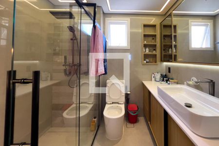 Apartamento à venda com 105m², 2 quartos e 2 vagasBanheiro do quarto 2