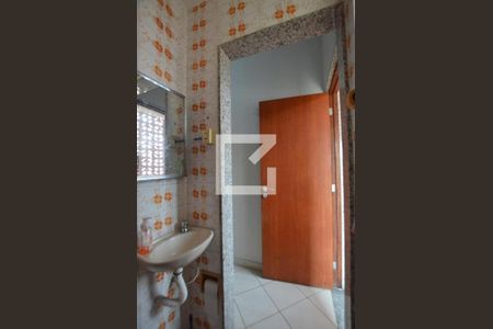 Casa à venda com 300m², 3 quartos e 2 vagasBanheiro de Serviço