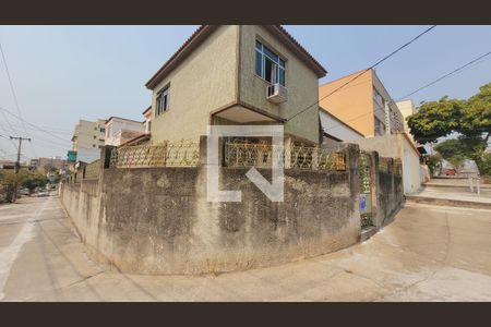 Casa à venda com 300m², 3 quartos e 2 vagasFachada