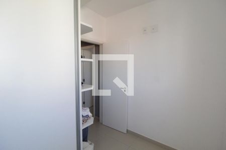 Quarto 1 de apartamento para alugar com 2 quartos, 52m² em Santa Mônica, Uberlândia