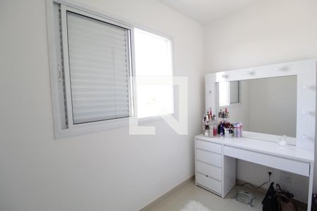 Quarto 1 de apartamento para alugar com 2 quartos, 52m² em Santa Mônica, Uberlândia