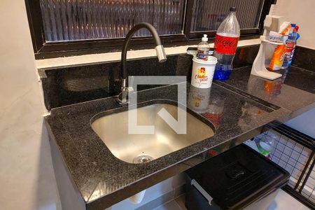 Área de Serviço de apartamento para alugar com 1 quarto, 56m² em Vila Tupi, Praia Grande