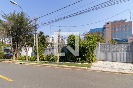 Casa à venda com 910m², 3 quartos e 4 vagasFachada