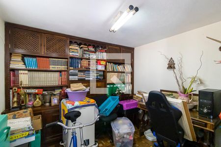 Casa à venda com 910m², 3 quartos e 4 vagasEscritório