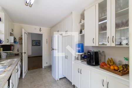 Casa à venda com 910m², 3 quartos e 4 vagasCozinha - Armários