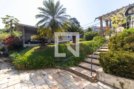 Casa à venda com 910m², 3 quartos e 4 vagasQuintal