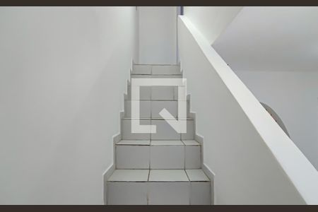escada de casa para alugar com 1 quarto, 55m² em Pechincha, Rio de Janeiro