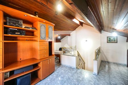 Casa à venda com 251m², 3 quartos e 2 vagas Casa à venda com 251m², 3 quartos e 2 vagasSótão