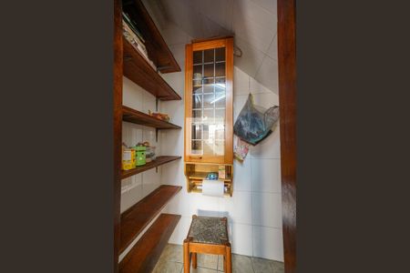 Casa à venda com 251m², 3 quartos e 2 vagas Casa à venda com 251m², 3 quartos e 2 vagasDespensa