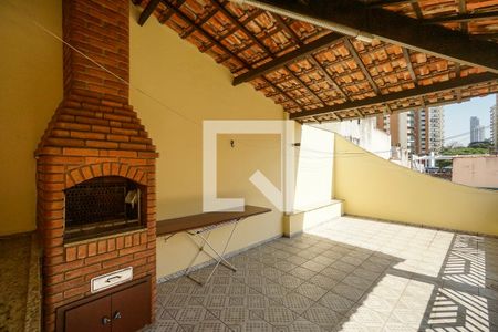 Casa à venda com 251m², 3 quartos e 2 vagas Casa à venda com 251m², 3 quartos e 2 vagasTerraço