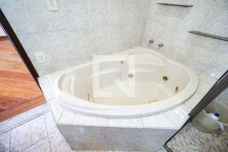 Casa à venda com 251m², 3 quartos e 2 vagas Casa à venda com 251m², 3 quartos e 2 vagasBanheiro da suíte