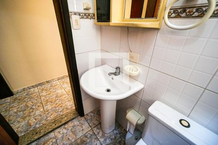 Casa à venda com 251m², 3 quartos e 2 vagas Casa à venda com 251m², 3 quartos e 2 vagasBanheiro da edícula