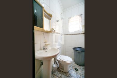 Casa à venda com 251m², 3 quartos e 2 vagas Casa à venda com 251m², 3 quartos e 2 vagasBanheiro da edícola