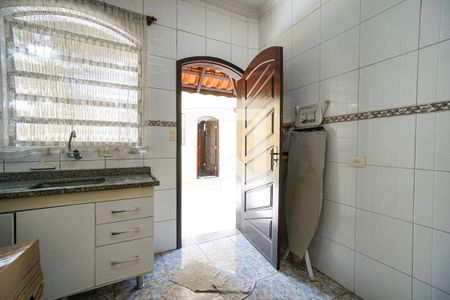 Casa à venda com 251m², 3 quartos e 2 vagas Casa à venda com 251m², 3 quartos e 2 vagasEdícola