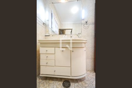 Casa à venda com 251m², 3 quartos e 2 vagas Casa à venda com 251m², 3 quartos e 2 vagasBanheiro da suíte