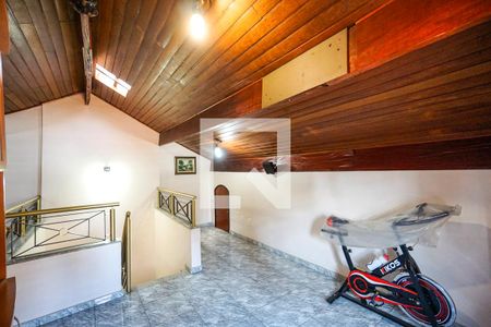 Casa à venda com 251m², 3 quartos e 2 vagas Casa à venda com 251m², 3 quartos e 2 vagasSótão