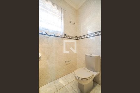 Casa à venda com 251m², 3 quartos e 2 vagas Casa à venda com 251m², 3 quartos e 2 vagasBanheiro social