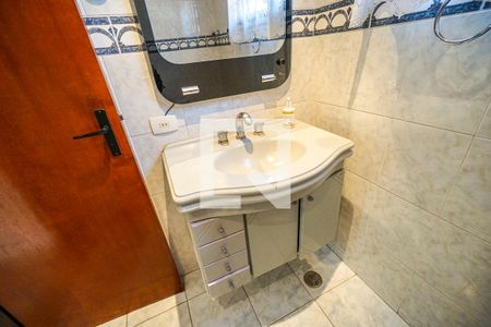 Casa à venda com 251m², 3 quartos e 2 vagas Casa à venda com 251m², 3 quartos e 2 vagasBanheiro social