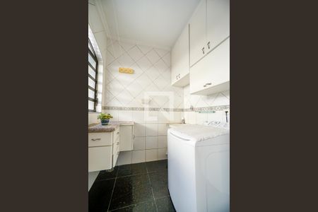 Casa à venda com 251m², 3 quartos e 2 vagas Casa à venda com 251m², 3 quartos e 2 vagasÁrea de serviço