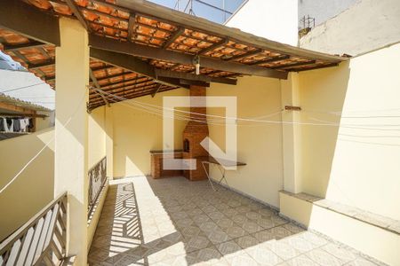 Casa à venda com 251m², 3 quartos e 2 vagas Casa à venda com 251m², 3 quartos e 2 vagasTerraço