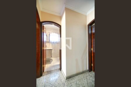 Casa à venda com 251m², 3 quartos e 2 vagas Casa à venda com 251m², 3 quartos e 2 vagasHall dos quartos