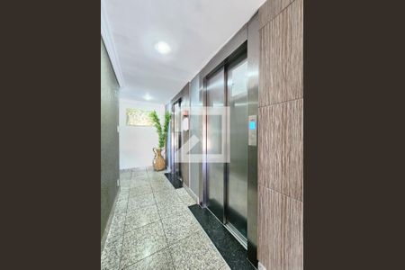 Hall de entrada de apartamento à venda com 3 quartos, 73m² em Sagrada Família, Belo Horizonte