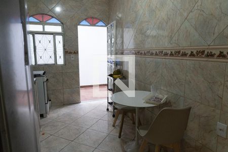 Casa à venda com 240m², 4 quartos e 2 vagasCozinha