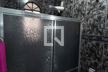 Casa à venda com 240m², 4 quartos e 2 vagasBanheiro