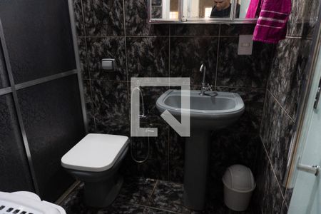 Casa à venda com 240m², 4 quartos e 2 vagasBanheiro