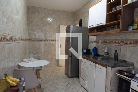 Casa à venda com 240m², 4 quartos e 2 vagasCozinha