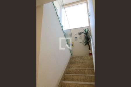 Casa para alugar com 1290m², 6 quartos e 7 vagasEscada